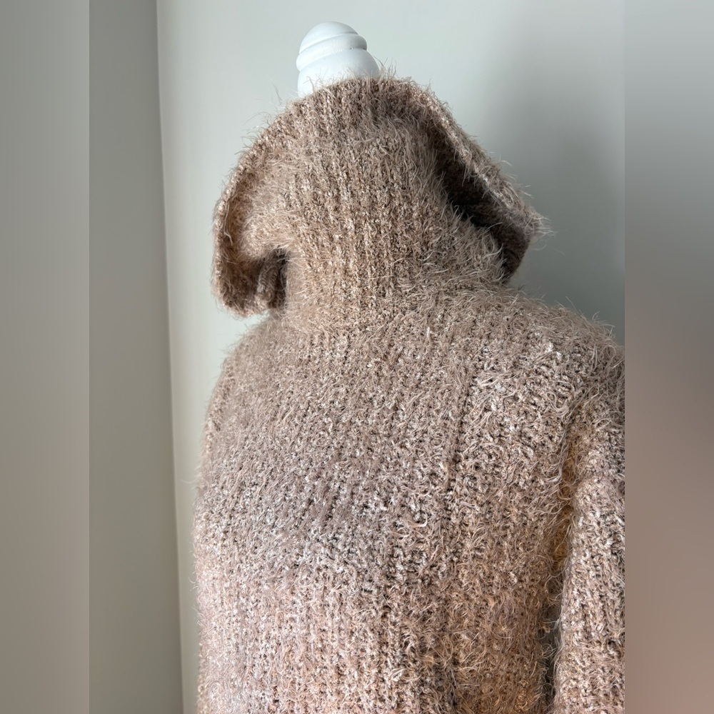 Premise Fuzzy Cropped Turtleneck Sweater – Size S | Beige - Picture 6 of 10